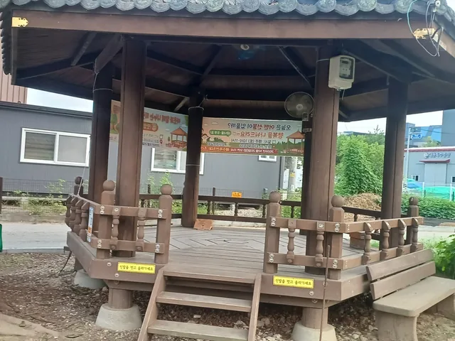 파고라 기둥 보수 작업 후 모습